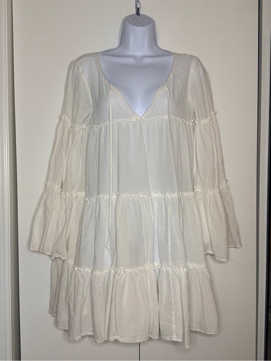 BCBGMaxAzria Dresses & Skirts - BCBGMaxAzria White Tiered Dress